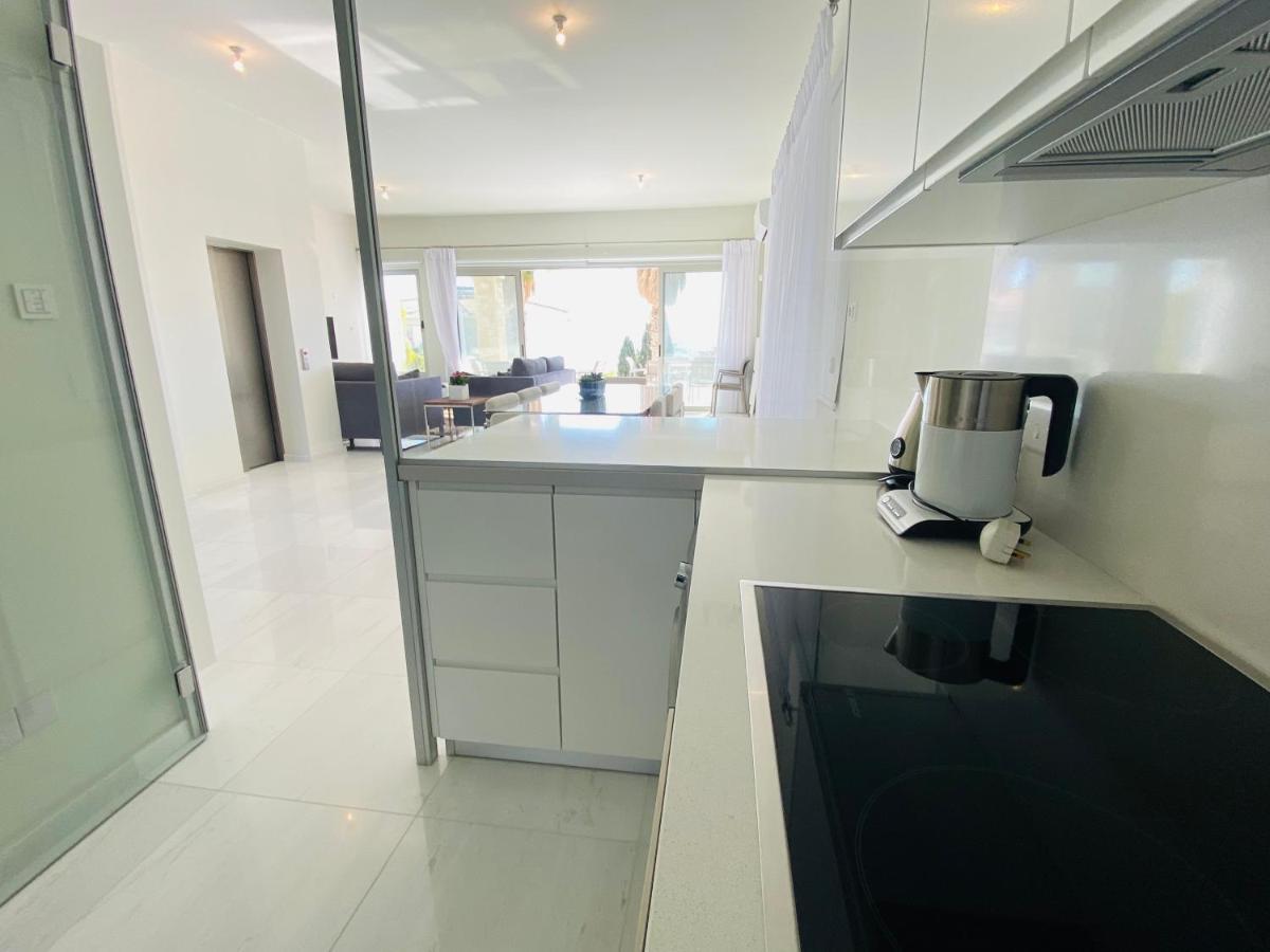Coral Bay Beach Villa Paphos Exteriér fotografie