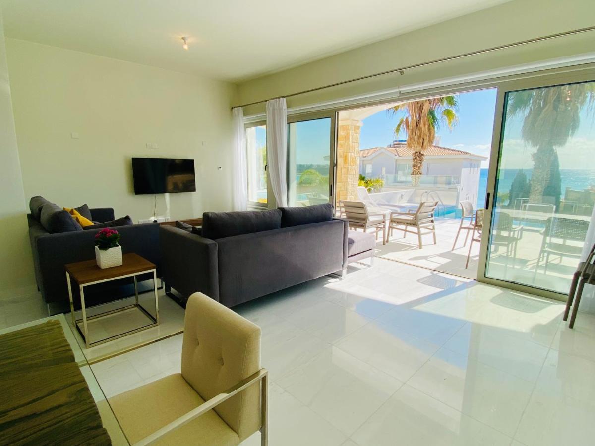 Coral Bay Beach Villa Paphos Exteriér fotografie